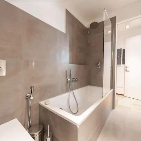 Bed & Breakfast Lima Royal